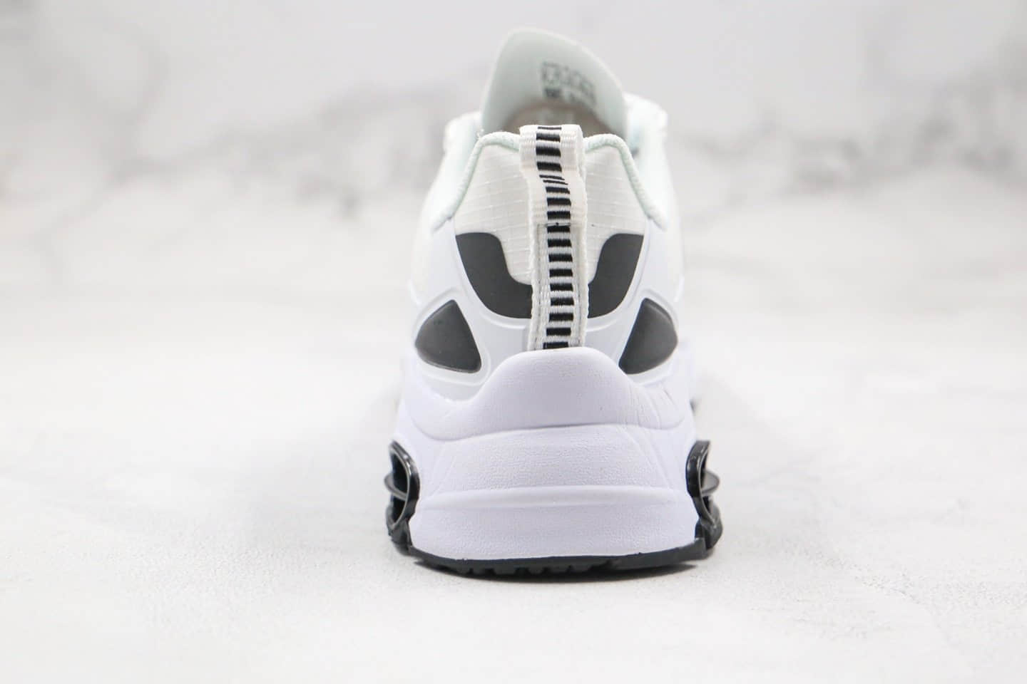 阿迪达斯adidas Quadcube公司级版本复古气垫跑鞋厚底运动鞋白黑色原数据开发 货号:FG7172