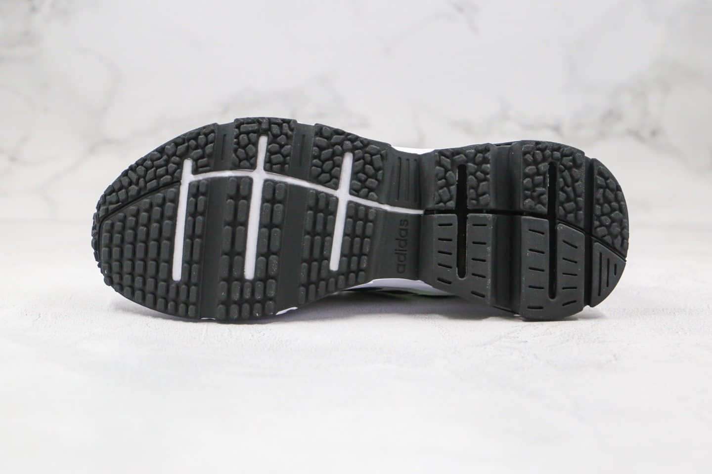 阿迪达斯adidas Quadcube公司级版本复古气垫跑鞋厚底运动鞋白黑色原数据开发 货号:FG7172