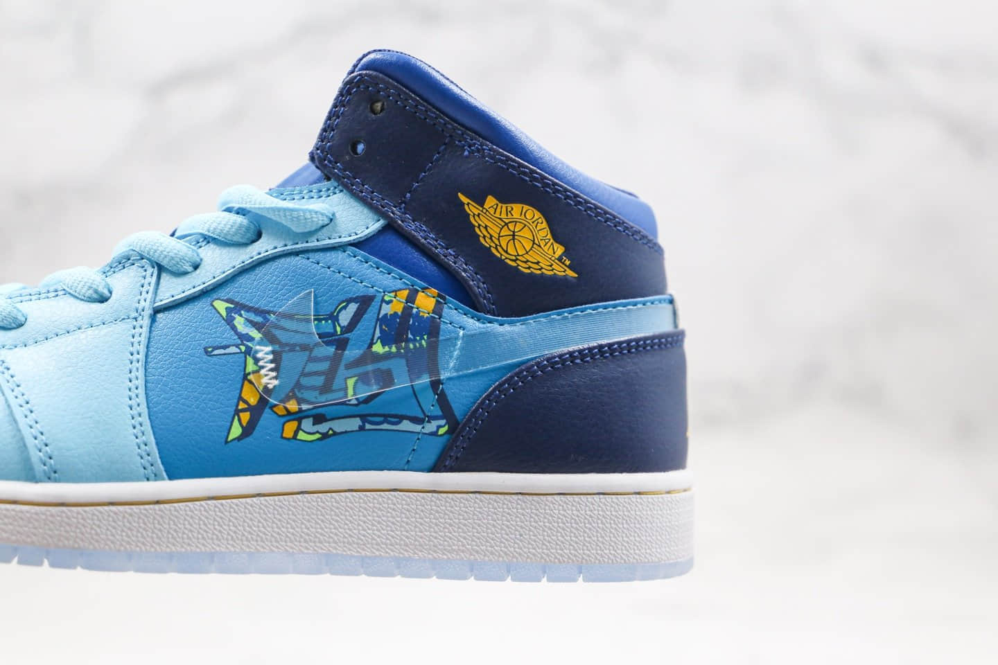 乔丹Air Jordan 1 Mid GS Fly纯原版本中帮AJ1冰蓝鸳鸯水晶底蓝色天堂配色篮球鞋原鞋开模一比一打造 货号：BV7446-400