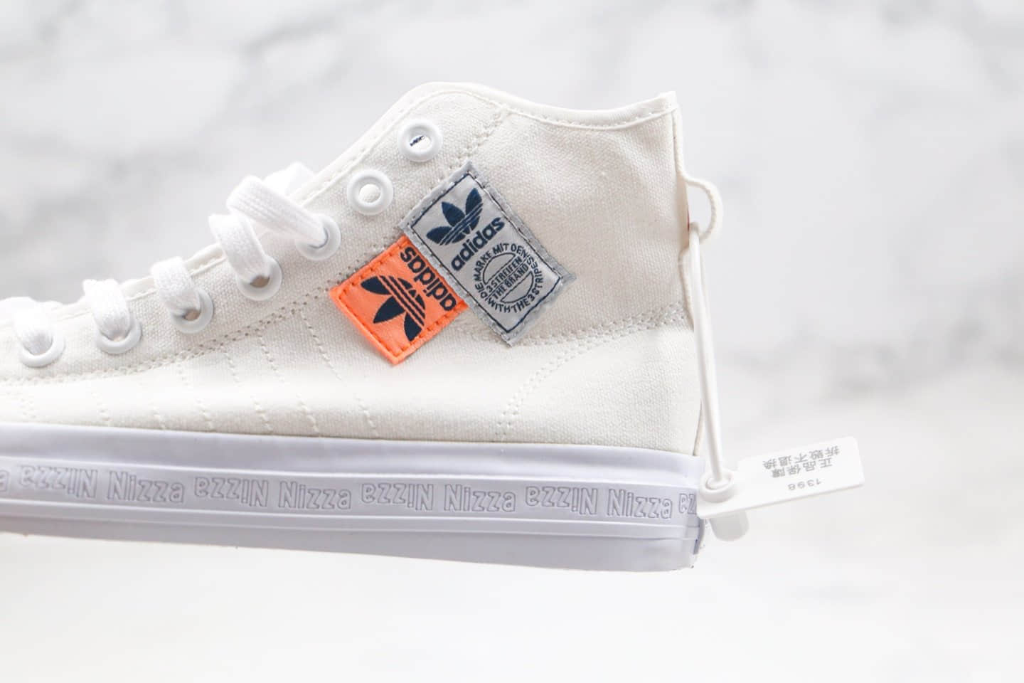 阿迪达斯adidas Nizza Hi Rf公司级版本校园高帮帆布鞋亮白色原材打造 货号:FX4028