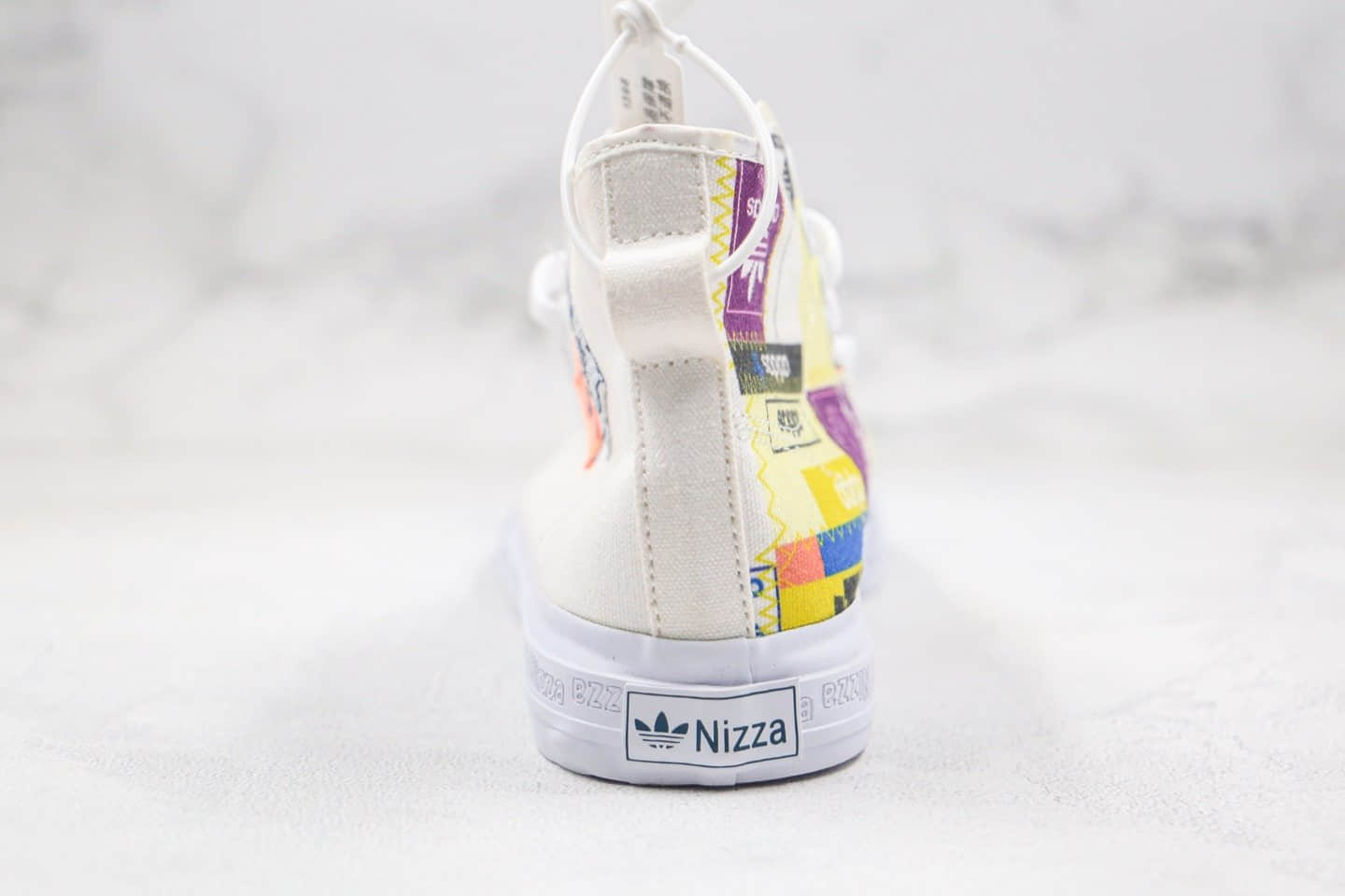 阿迪达斯adidas Nizza Hi Rf公司级版本校园高帮帆布鞋亮白色原材打造 货号:FX4028