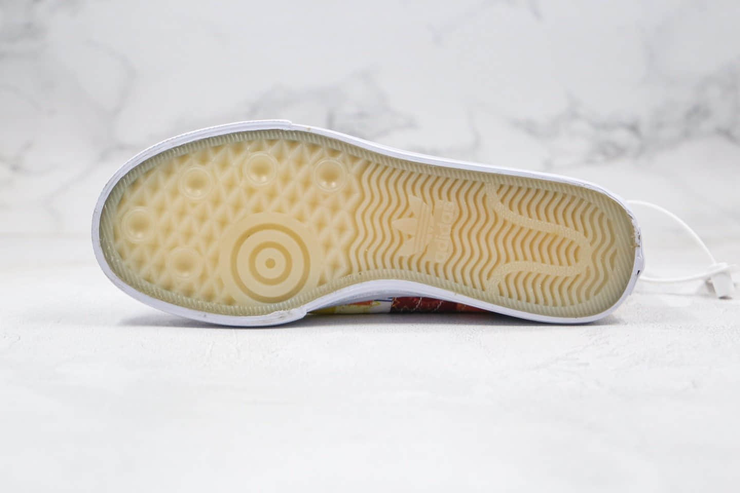 阿迪达斯adidas Nizza Hi Rf公司级版本校园高帮帆布鞋亮白色原材打造 货号:FX4028