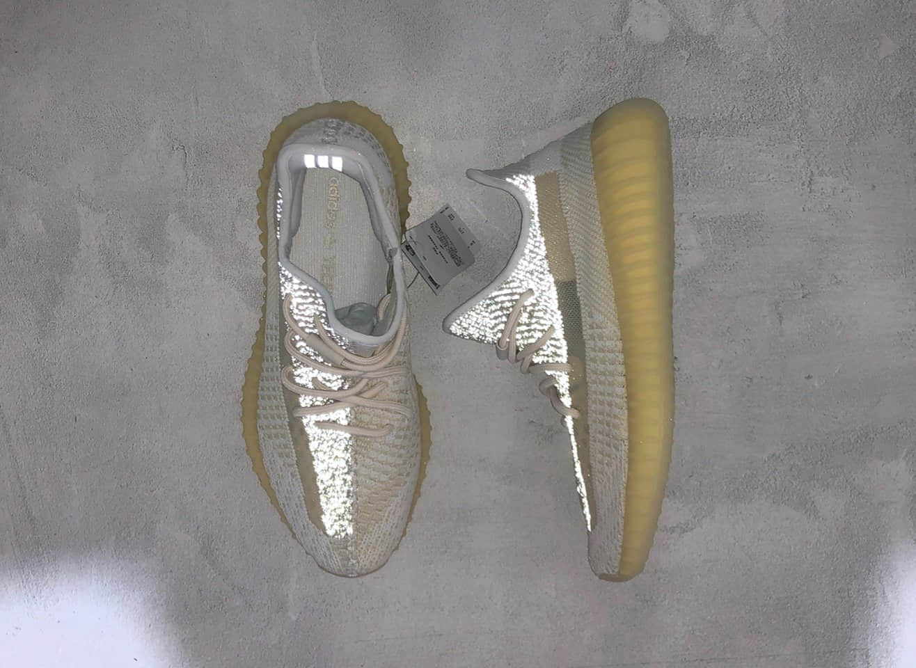 阿迪达斯Adidas Yeezy Boost 350 V2“Abez”OG纯原版本椰子350V2氧化天使米白黄色原厂巴斯夫爆米花材质 货号:FZ5246