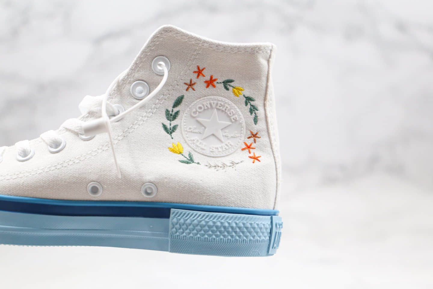 匡威Converse All Star公司级版本小红书爆款高帮帆布鞋花卉刺绣白蓝色原装铝楦数据开发 货号:567993C