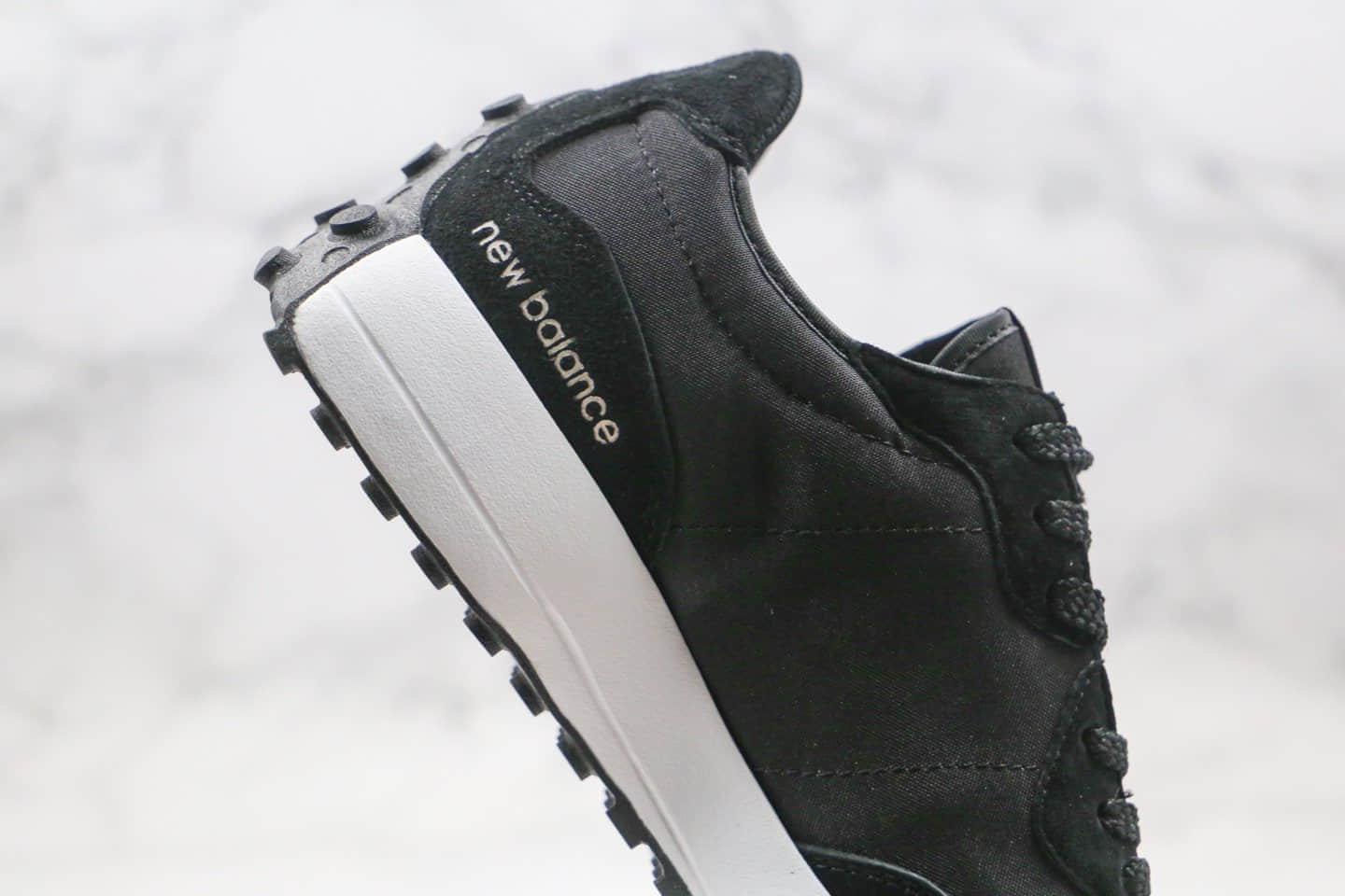 新百伦New Balance 327纯原版本NB327复古慢跑鞋黑白色原鞋打版 货号:MS327GYR