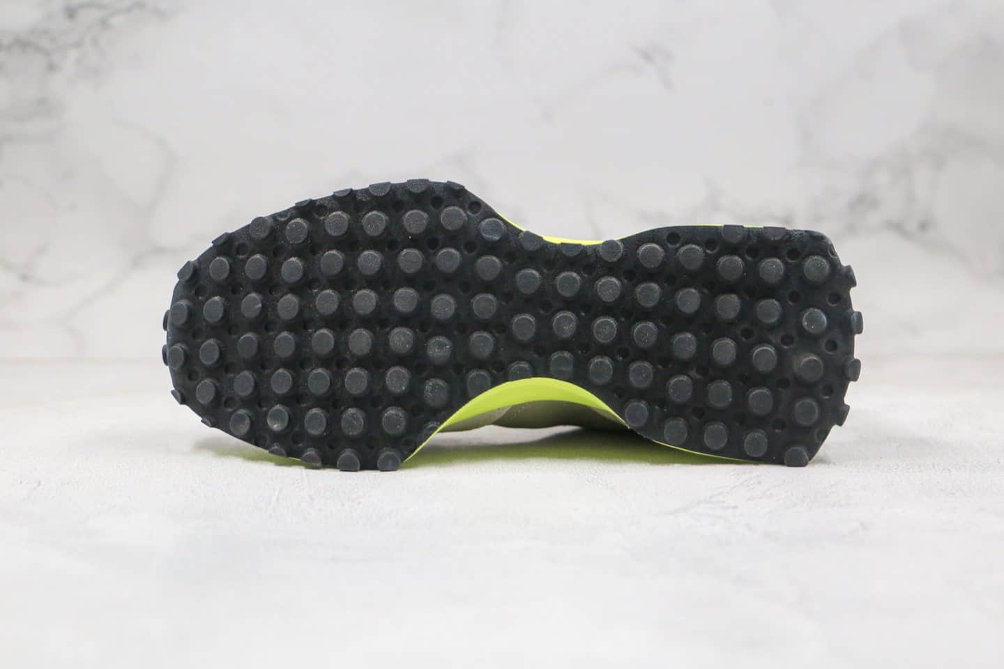 新百伦New Balance 327纯原版本复古慢跑鞋卡其绿色区别市面通货 货号:WS327LBA