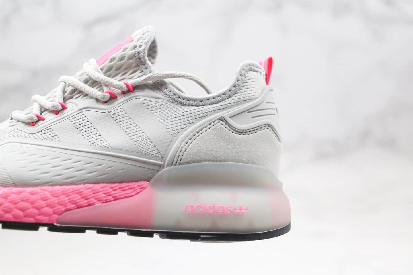 阿迪达斯Adidas Originals ZX 2K Boost纯原版本易烊千玺同款ZX 2K爆米花跑鞋灰粉色区别市面通货版本 货号:FV8099