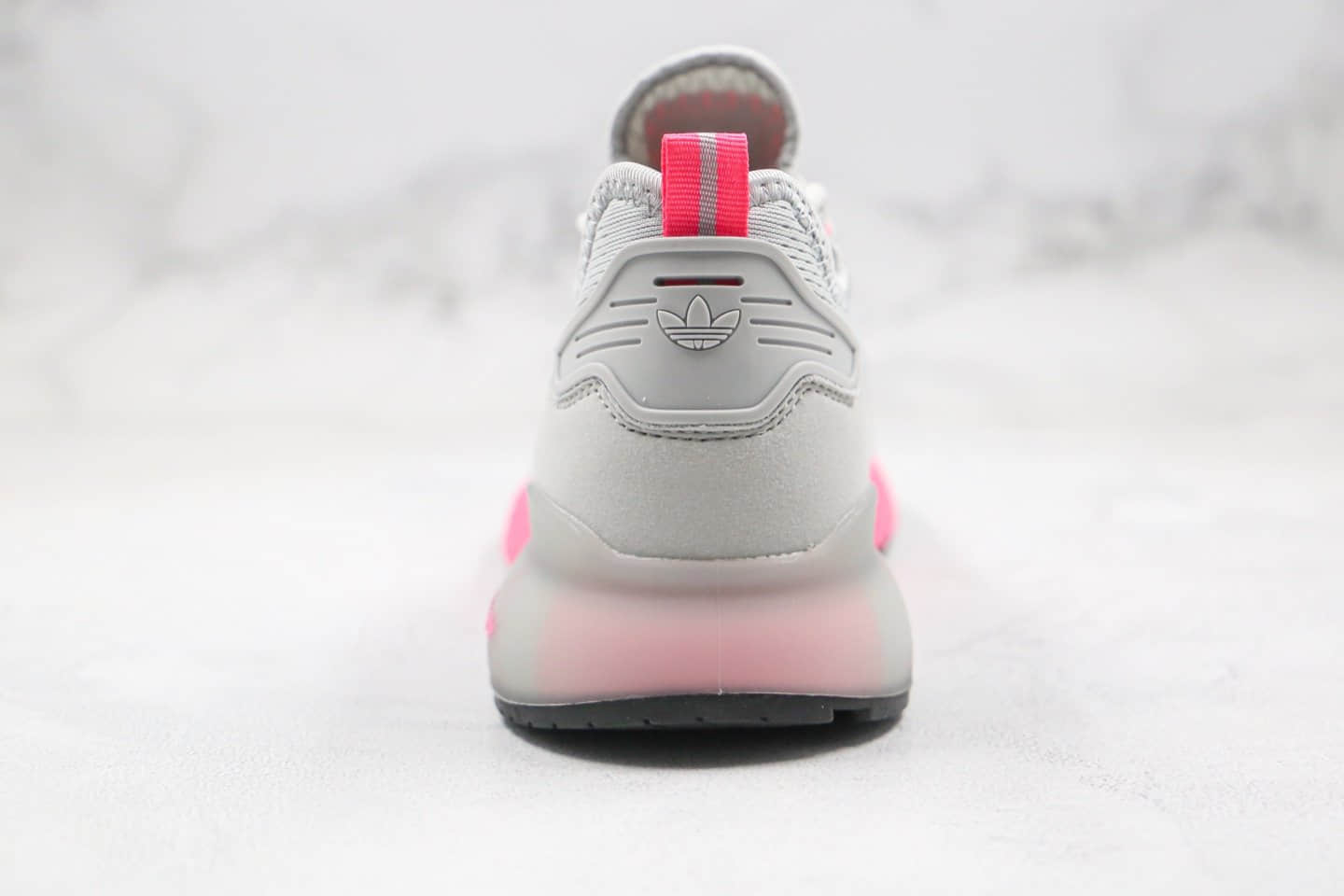 阿迪达斯Adidas Originals ZX 2K Boost纯原版本易烊千玺同款ZX 2K爆米花跑鞋灰粉色区别市面通货版本 货号:FV8099