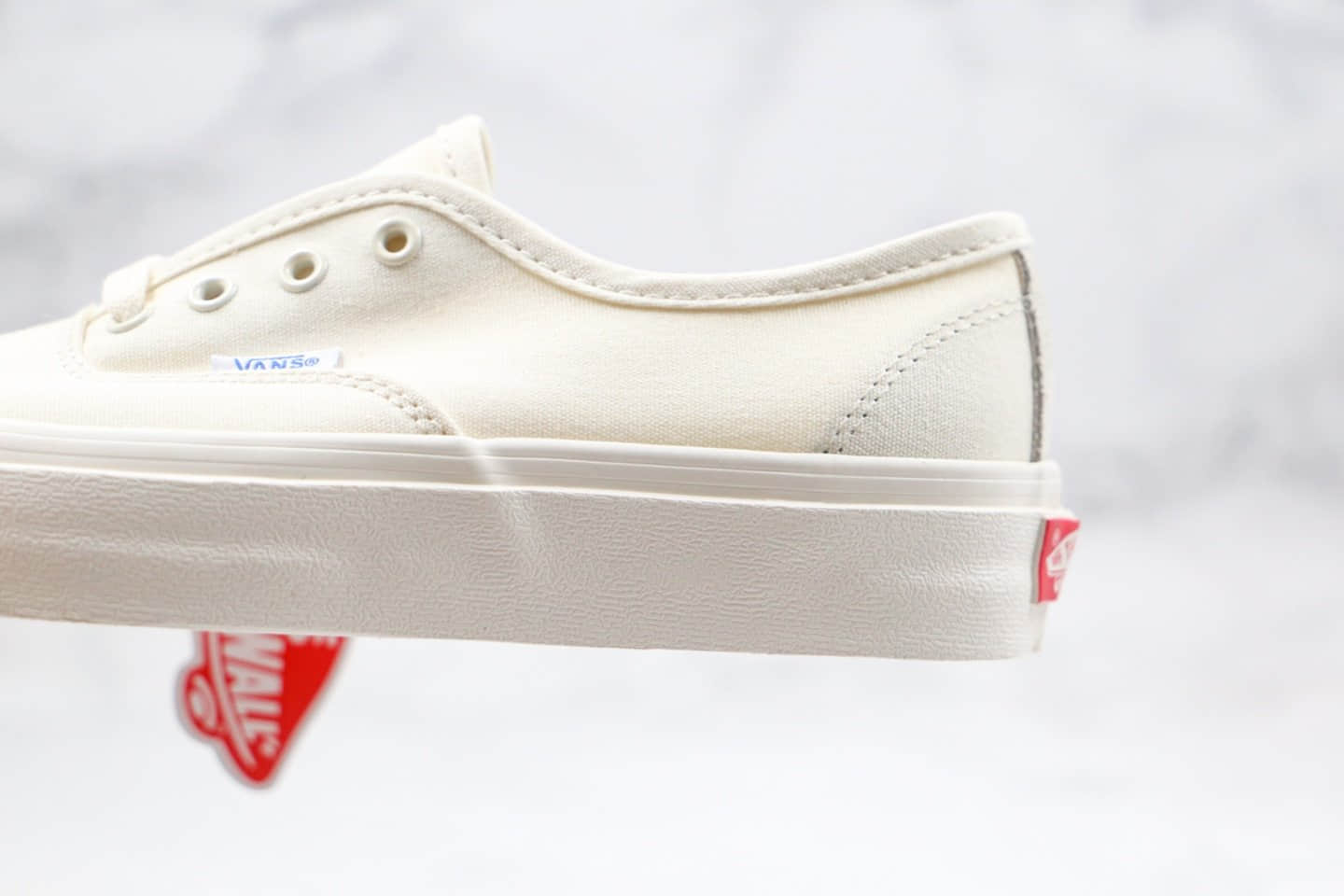 万斯Vault OG Authentic LX公司级版本低帮安纳海姆AUT米白色硫化板鞋原厂硫化内置钢印 货号:KM16