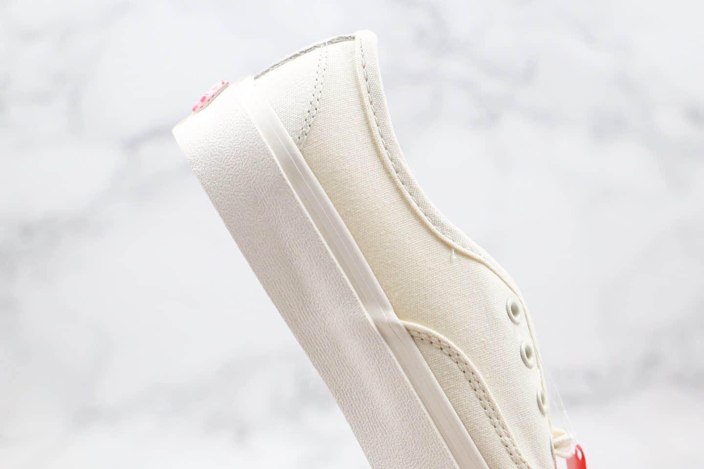 万斯Vault OG Authentic LX公司级版本低帮安纳海姆AUT米白色硫化板鞋原厂硫化内置钢印 货号:KM16