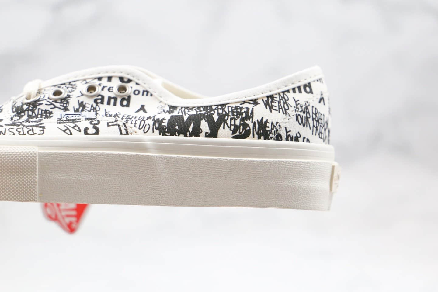 万斯VANS VAULT x COMME des GARCONS Authentic LX CDG川久保玲联名款公司级版本字母涂鸦印花白黑色限量版原盒原标 型号:SYV57