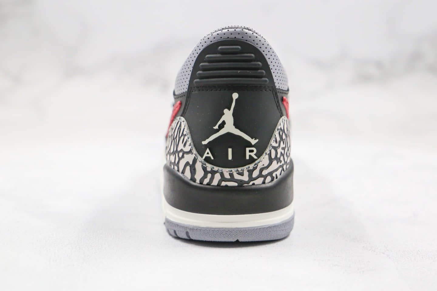 乔丹Air Jordan Legacy 312纯原版本低帮AJ312黑红色内置气垫原盒原标 货号：CD7069-006