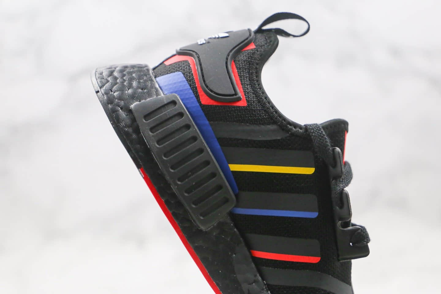 阿迪达斯adidas NMD R1纯原版本爆米花跑鞋NMD日文黑彩虹条纹撞色原楦头纸板打造 货号:FY1434