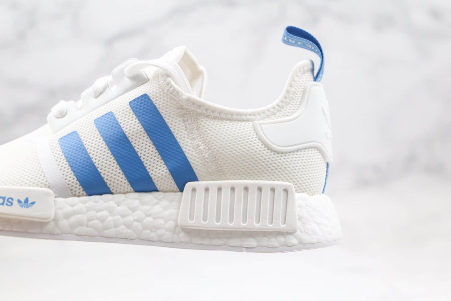 阿迪达斯Adidas NMD R-1纯原版本爆米花跑鞋NMD街头风格白蓝色原厂巴斯夫缓震大底 货号:D96689