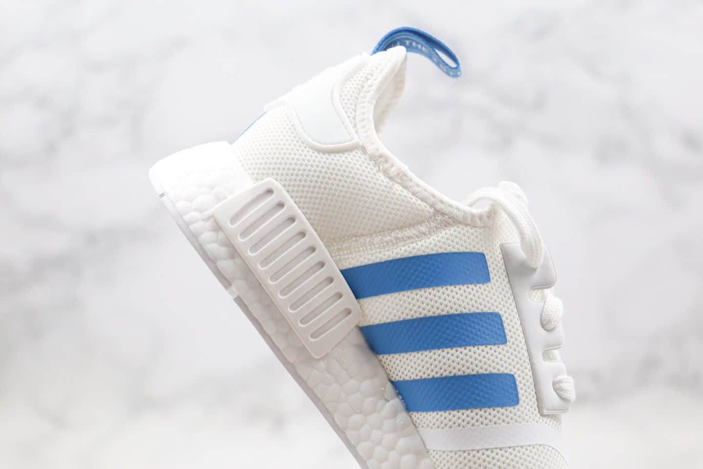 阿迪达斯Adidas NMD R-1纯原版本爆米花跑鞋NMD街头风格白蓝色原厂巴斯夫缓震大底 货号:D96689