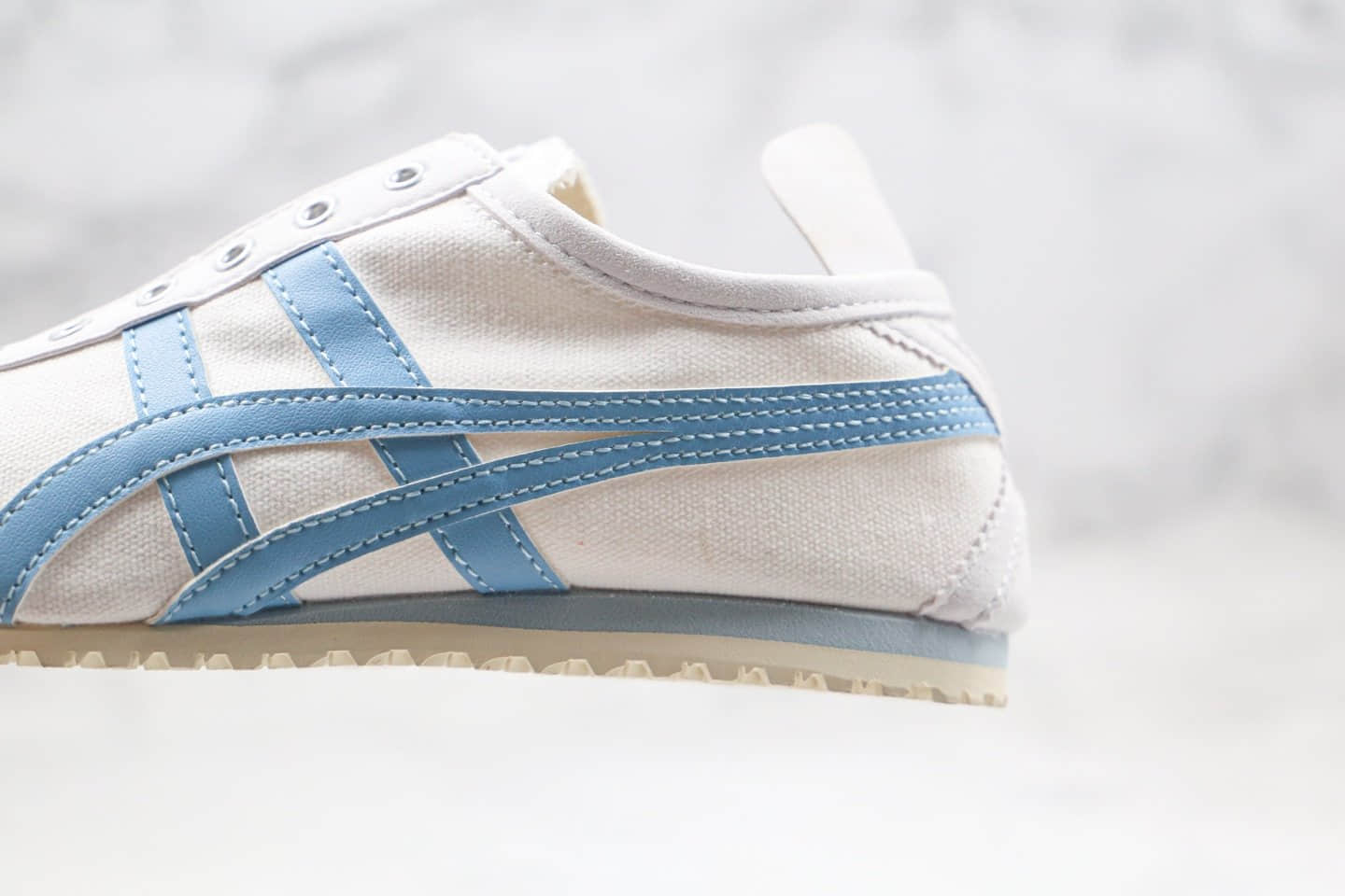 亚瑟士Asics Onitsuka tiger纯原版本鬼冢虎无鞋带帆布鞋一脚蹬白蓝色原厂四联吊牌 货号:1182A087-101