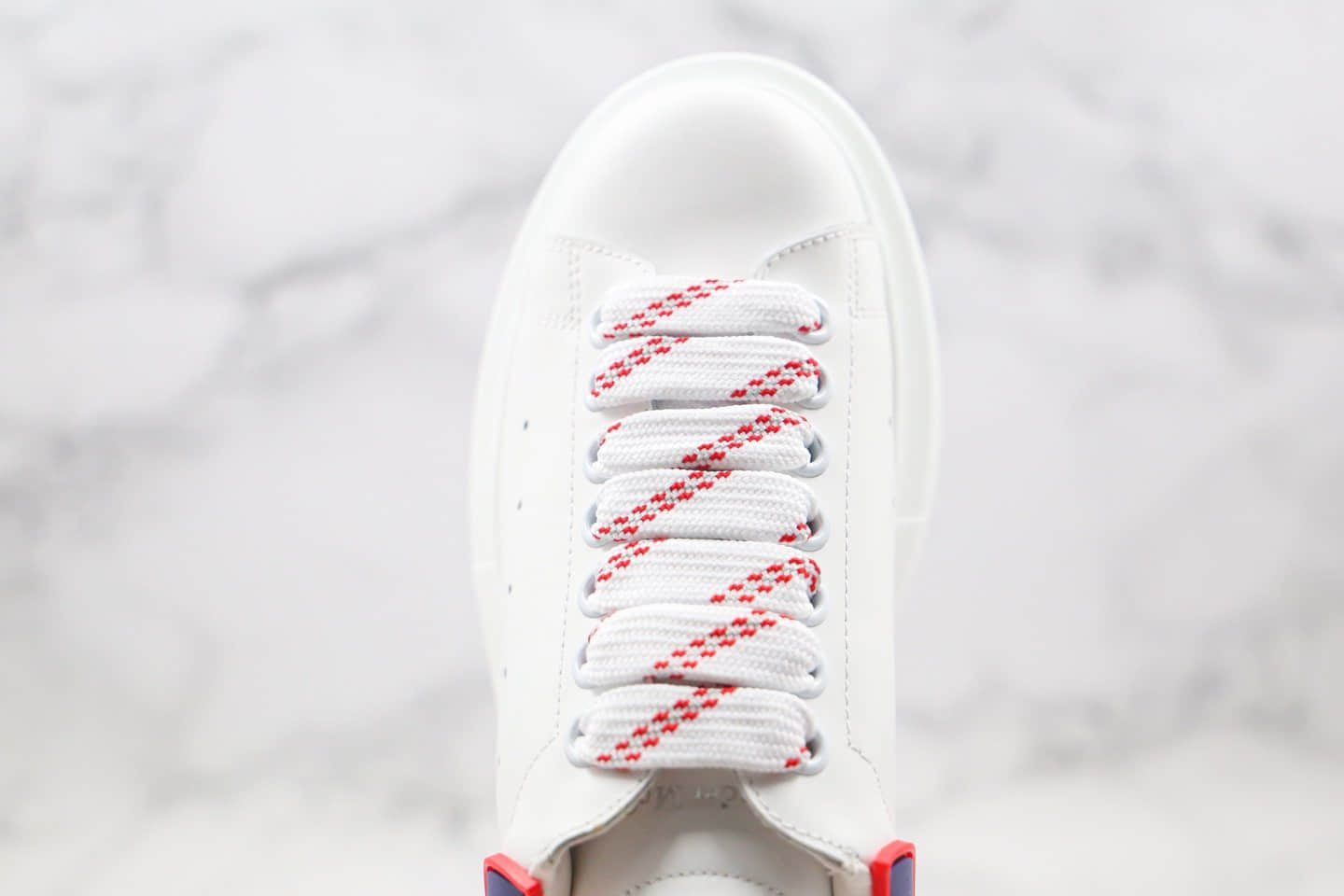 麦昆Alexander McQueen纯原版本厚底小白鞋蓝尾红边胶片松糕鞋档案数据开发原盒配件齐全