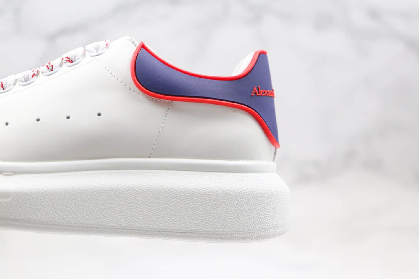 麦昆Alexander McQueen纯原版本厚底小白鞋蓝尾红边胶片松糕鞋档案数据开发原盒配件齐全