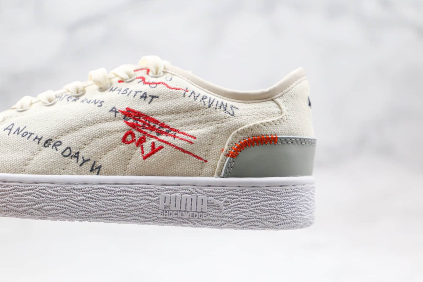 彪马Puma x Central Saint Martins Ralph纯原版本节约用水联名款低帮字母涂鸦米白色板鞋原盒原标 货号:372713-01