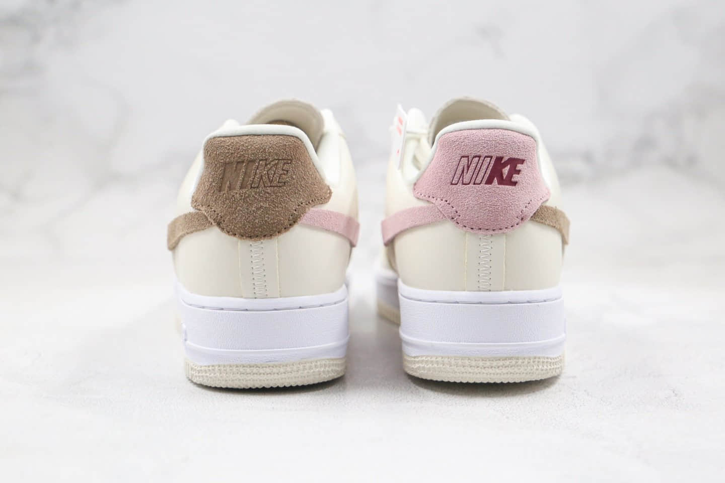 耐克Nike Air Force 1 Vandalized纯原版本低帮空军一号鸳鸯断勾米白棕粉色板鞋内置气垫 货号:DC1425-100