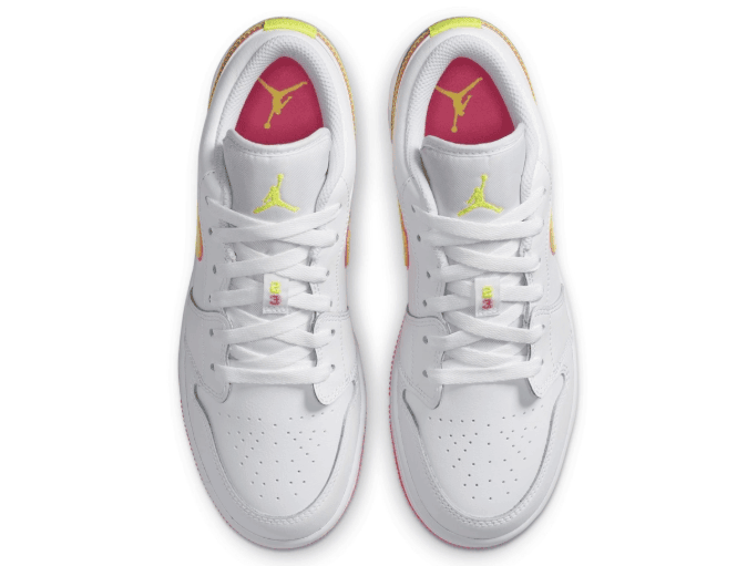 5 双AJ 1 Low 曝光!内含手绘涂鸦款!