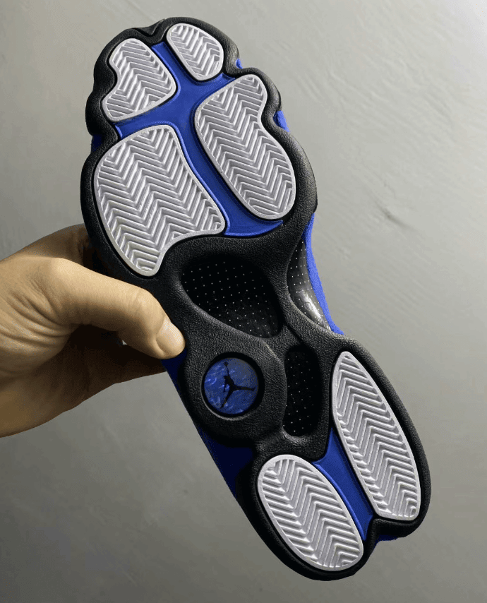 撞脸昆汀·理查德森 PE战靴!全新AJ13“Hyper Royal”实物图首度曝光! 货号:414571-040
