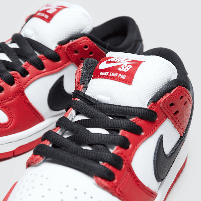 经典芝加哥配色+人气Dunk鞋型!这双SB Dunk Low绝了!