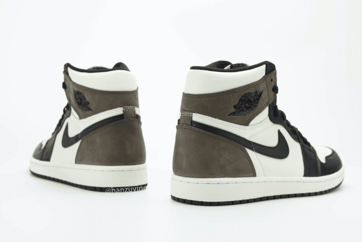 小倒钩AJ1最新实物图释出!暗藏黑脚趾! 货号:555088-105