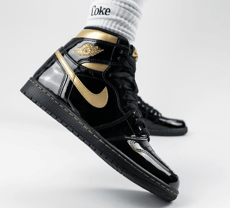 AJ1黑金漆皮上脚酷炫十足!奢华感爆棚! 货号:555088-032