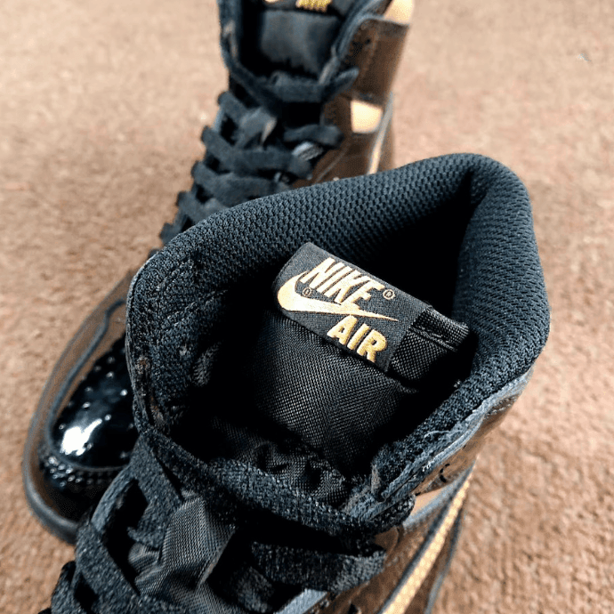 AJ1黑金漆皮释出最新实物图!有够奢华! 货号:555088-032