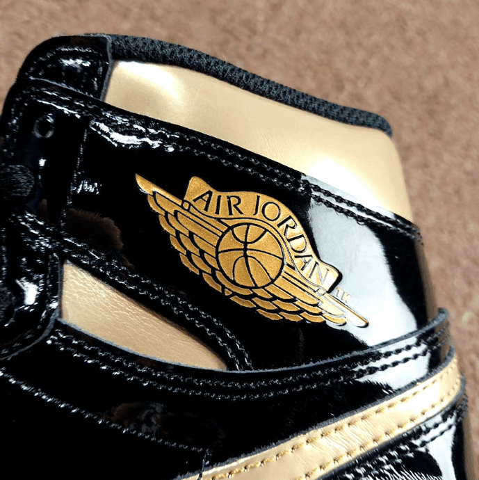 AJ1黑金漆皮释出最新实物图!有够奢华! 货号:555088-032