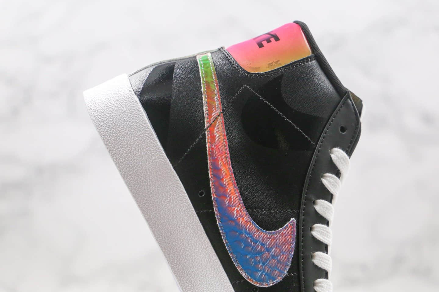 耐克NIKE BLAZER LOW The New Way纯原版本中帮开拓者黑彩虹炫彩夜光板鞋原楦头纸板打造 货号：CZ8653-036