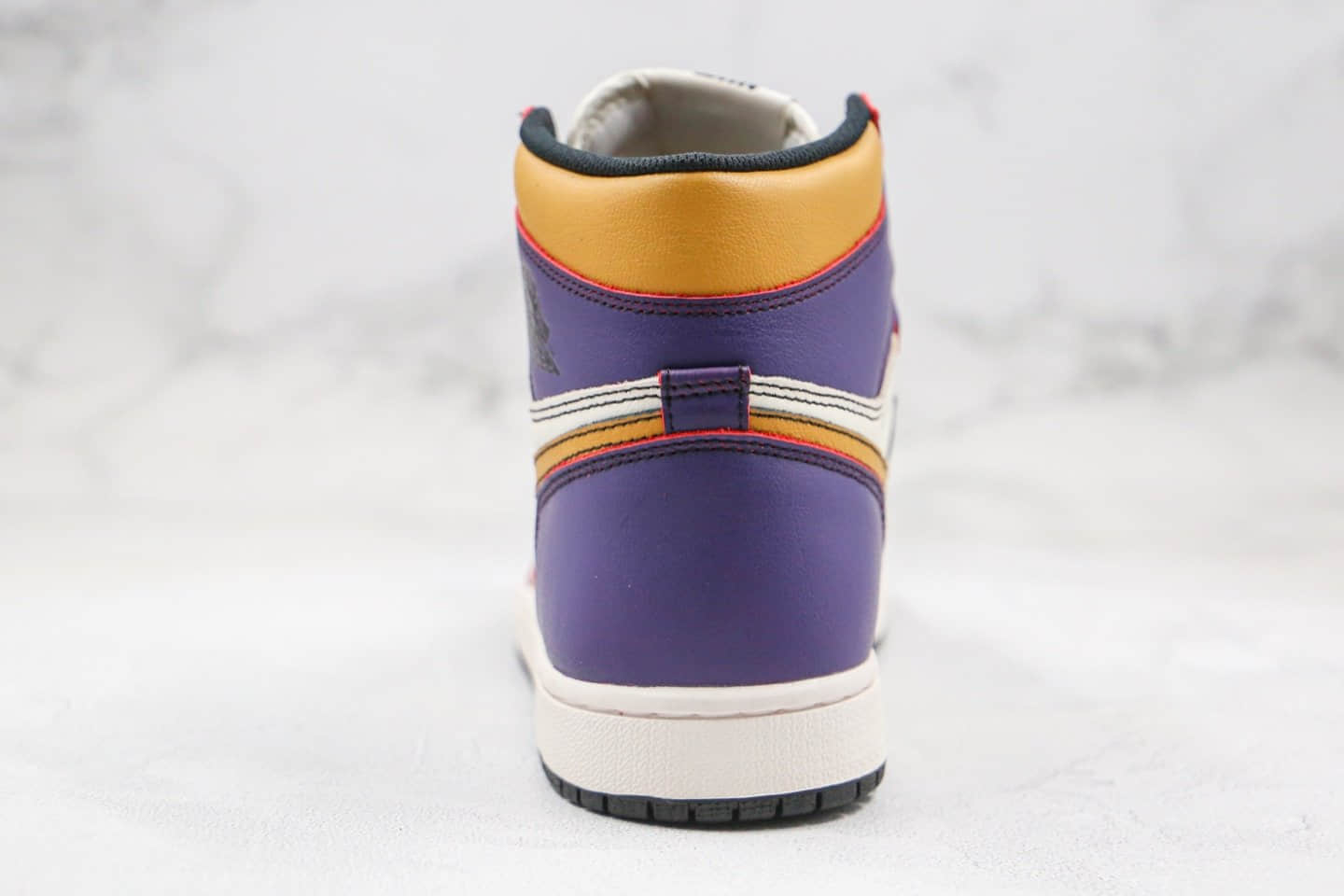 乔丹Nike SB x Air Jordan 1 Retro High OG Court Purple纯原版本高帮AJ1湖人刮刮乐SB联名款紫金色原盒配件齐全 货号：CD6578-507