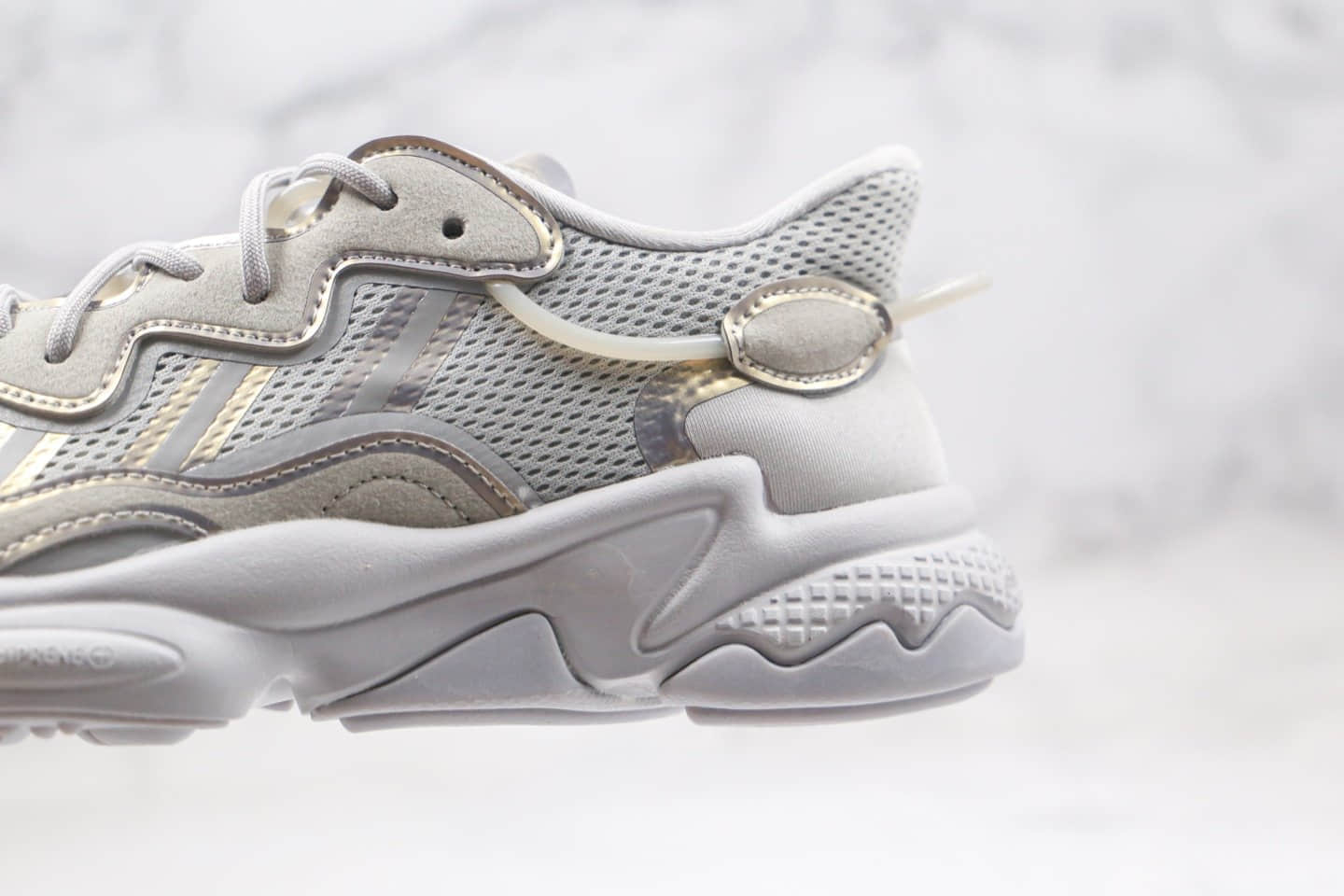 阿迪达斯Adidas Ozweego纯原版本三叶草复古休闲运动鞋水管老爹鞋幻彩灰色原楦头纸板打造 货号:FV9656