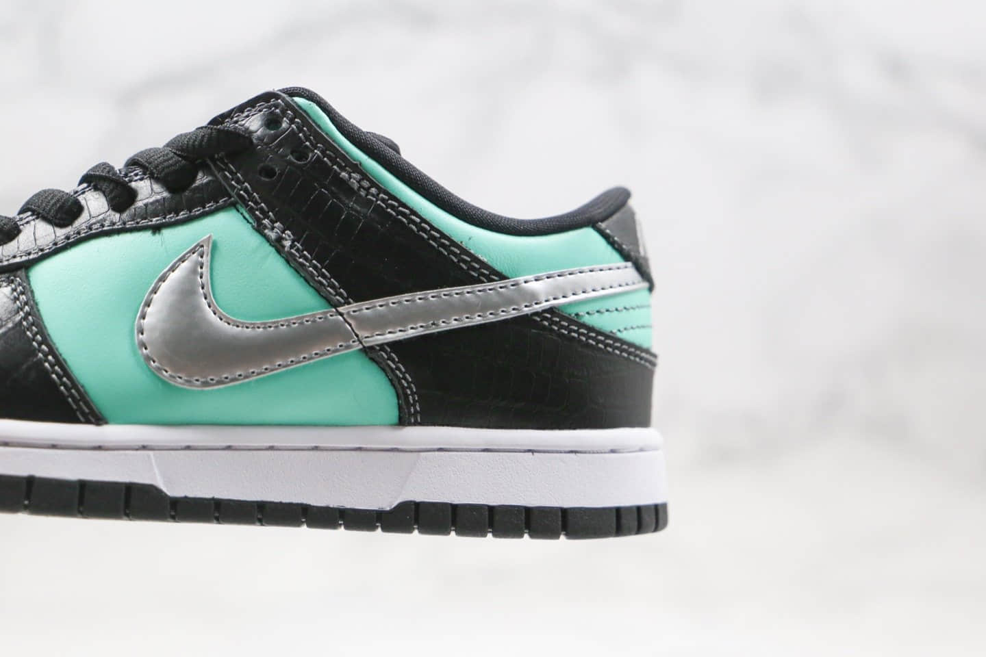 耐克Nike SB Dunk Low Pro Tiffany x Diamond Supply Co美国西海岸潮牌联名款纯原版本低帮SB DUNK板鞋黑钻石绿色内置Zoom气垫 货号:304292-402