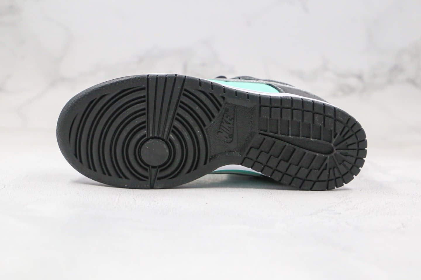 耐克Nike SB Dunk Low Pro Tiffany x Diamond Supply Co美国西海岸潮牌联名款纯原版本低帮SB DUNK板鞋黑钻石绿色内置Zoom气垫 货号:304292-402