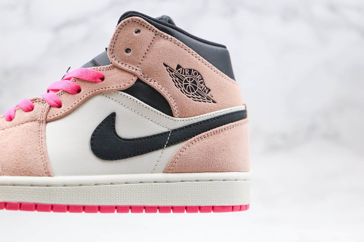 乔丹Air Jordan 1 Mid SE Crimson Tint纯原版本中帮AJ1脏粉麂皮黑粉脚趾篮球鞋原档案数据开发原盒原标 货号:852542-801