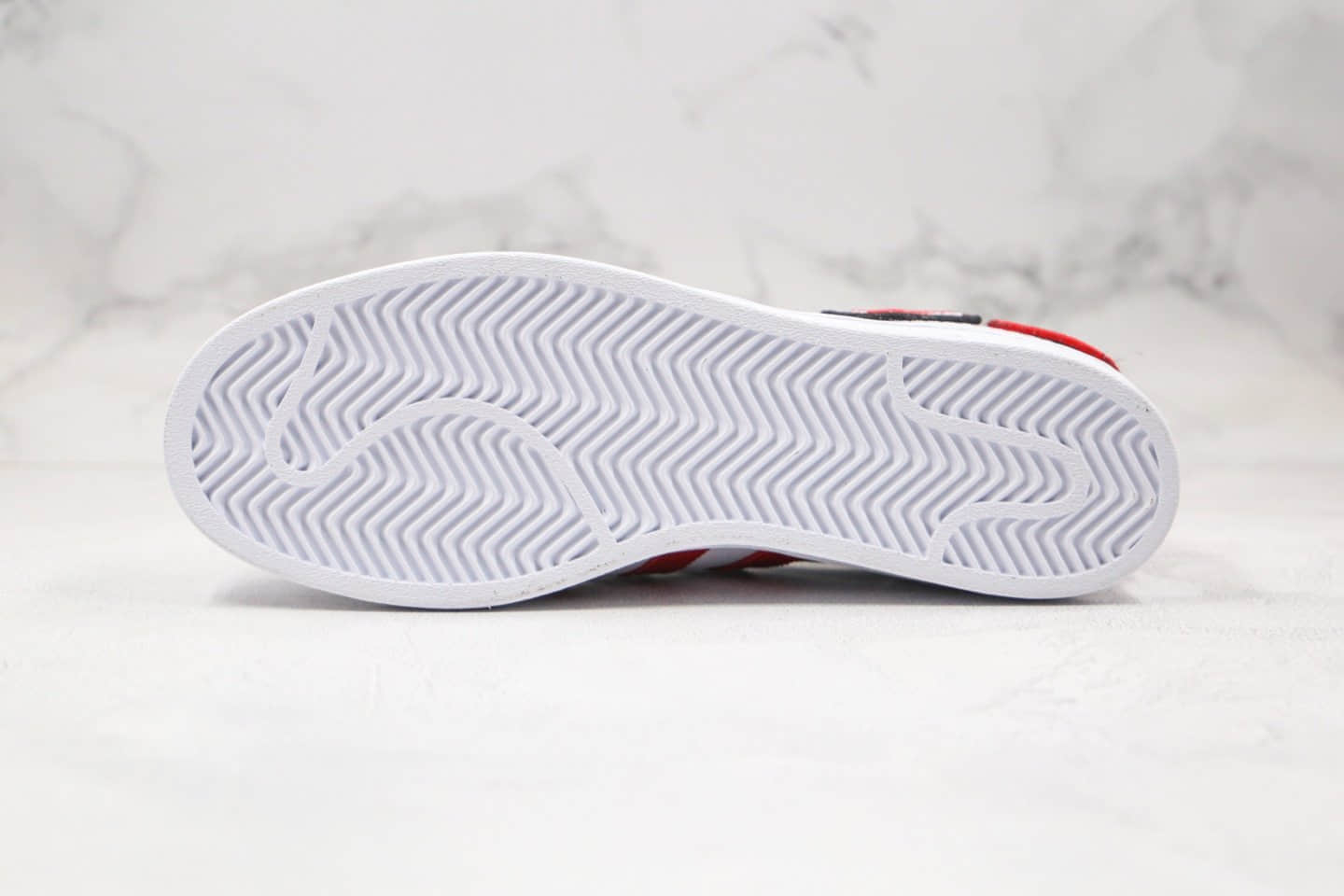 阿迪达斯Adidas Originals Superstar纯原版本三叶草贝壳头板鞋七夕情人节限定白红色爱心魔术贴原盒原标 货号:FY3117