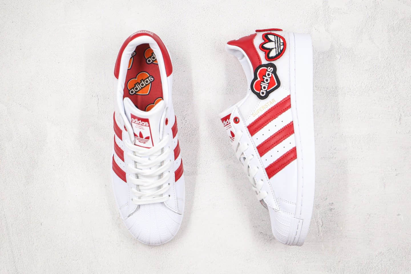 阿迪达斯Adidas Originals Superstar纯原版本三叶草贝壳头板鞋七夕情人节限定白红色爱心魔术贴原盒原标 货号:FY3117