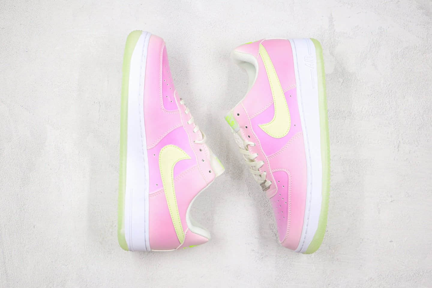 耐克Nike Air Force 1 Low纯原版本低帮空军一号高光温变米白紫色原鞋开模一比一打造 货号：315122-300