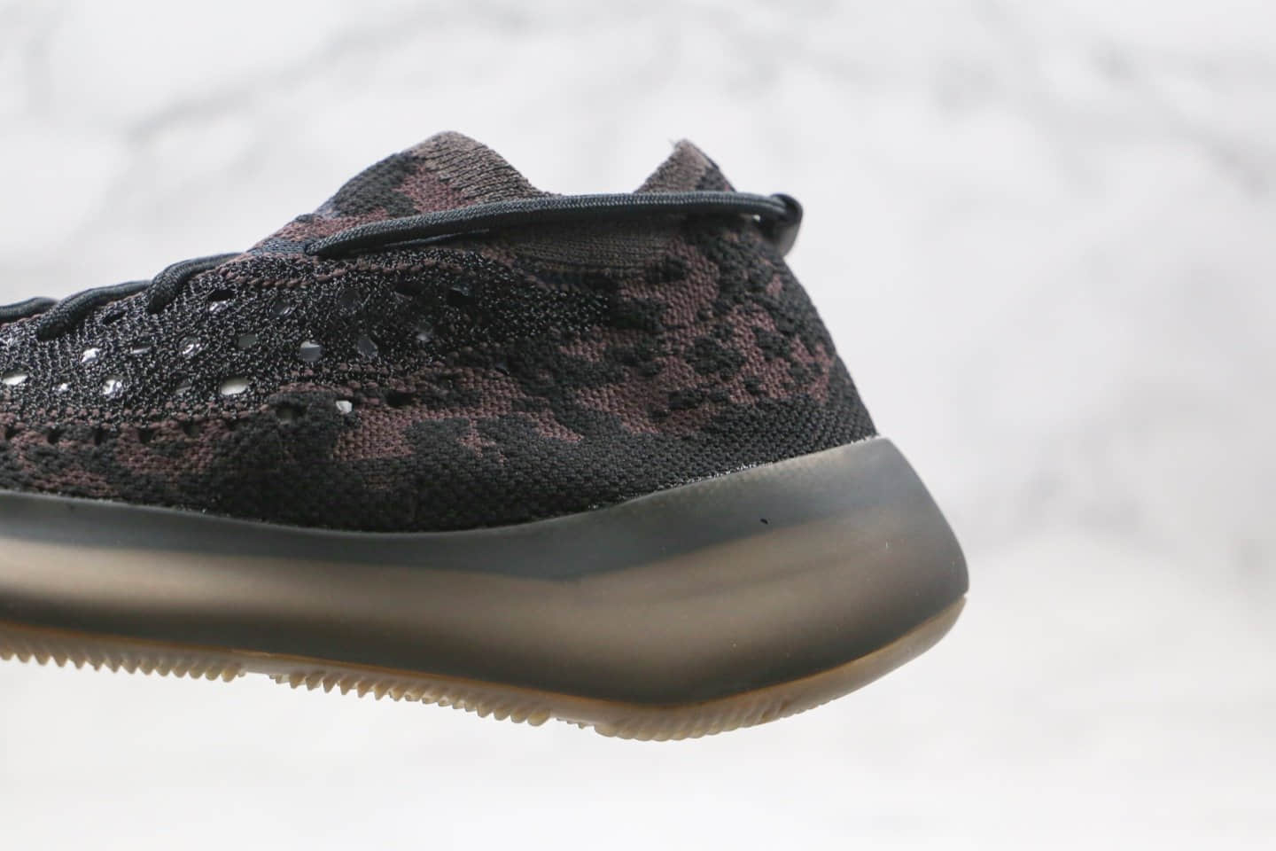 阿迪达斯Adidas Yeezy 380 Boost纯原版本椰子380爆米花跑鞋黑棕色原厂巴斯夫大底 货号:FZ1270