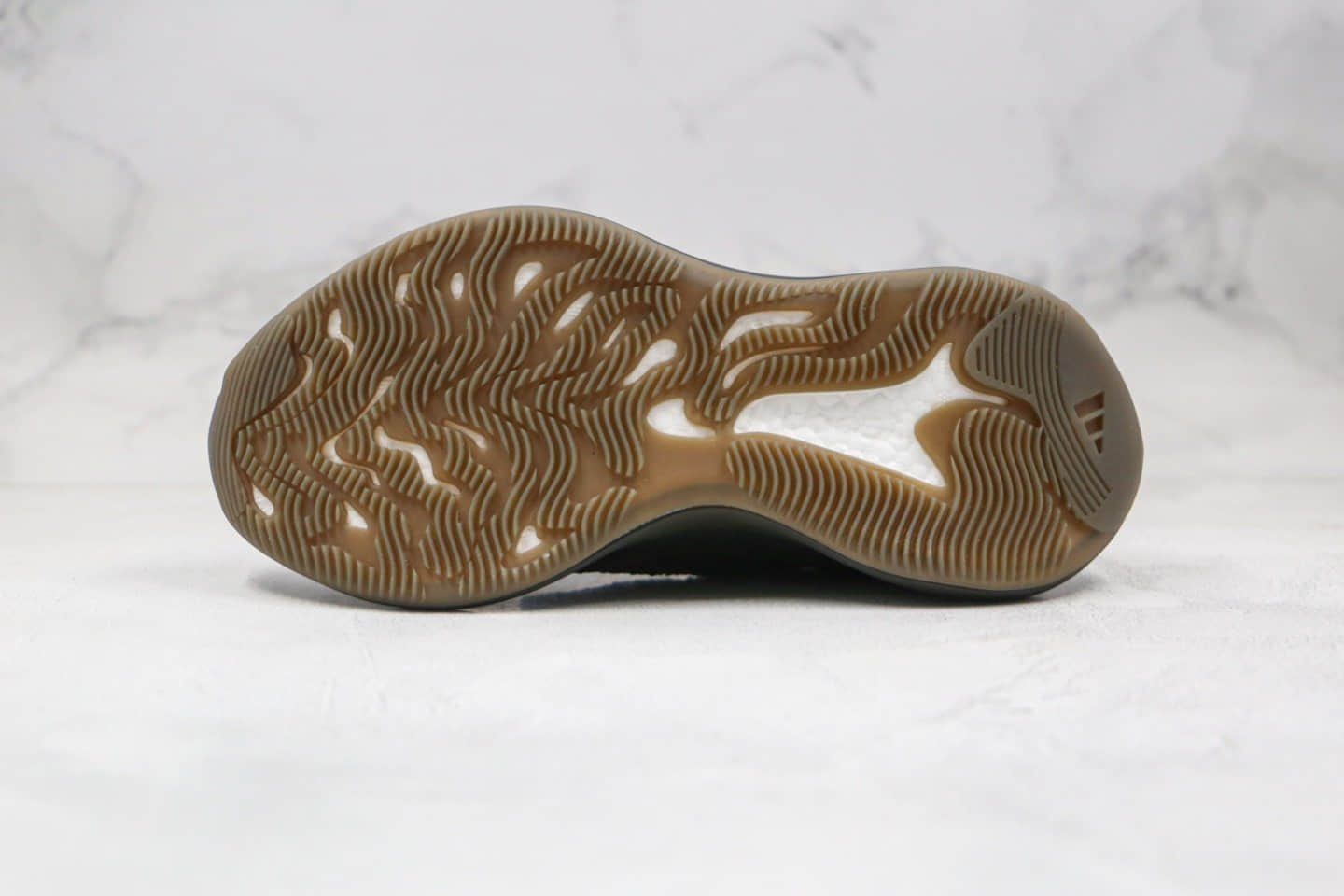 阿迪达斯Adidas Yeezy 380 Boost纯原版本椰子380爆米花跑鞋黑棕色原厂巴斯夫大底 货号:FZ1270