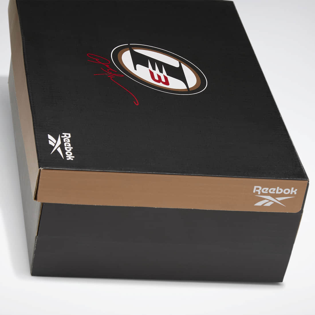 元年“红脚趾”配色复刻回归!这双Reebok Question Mid别错过! 货号:FY1018