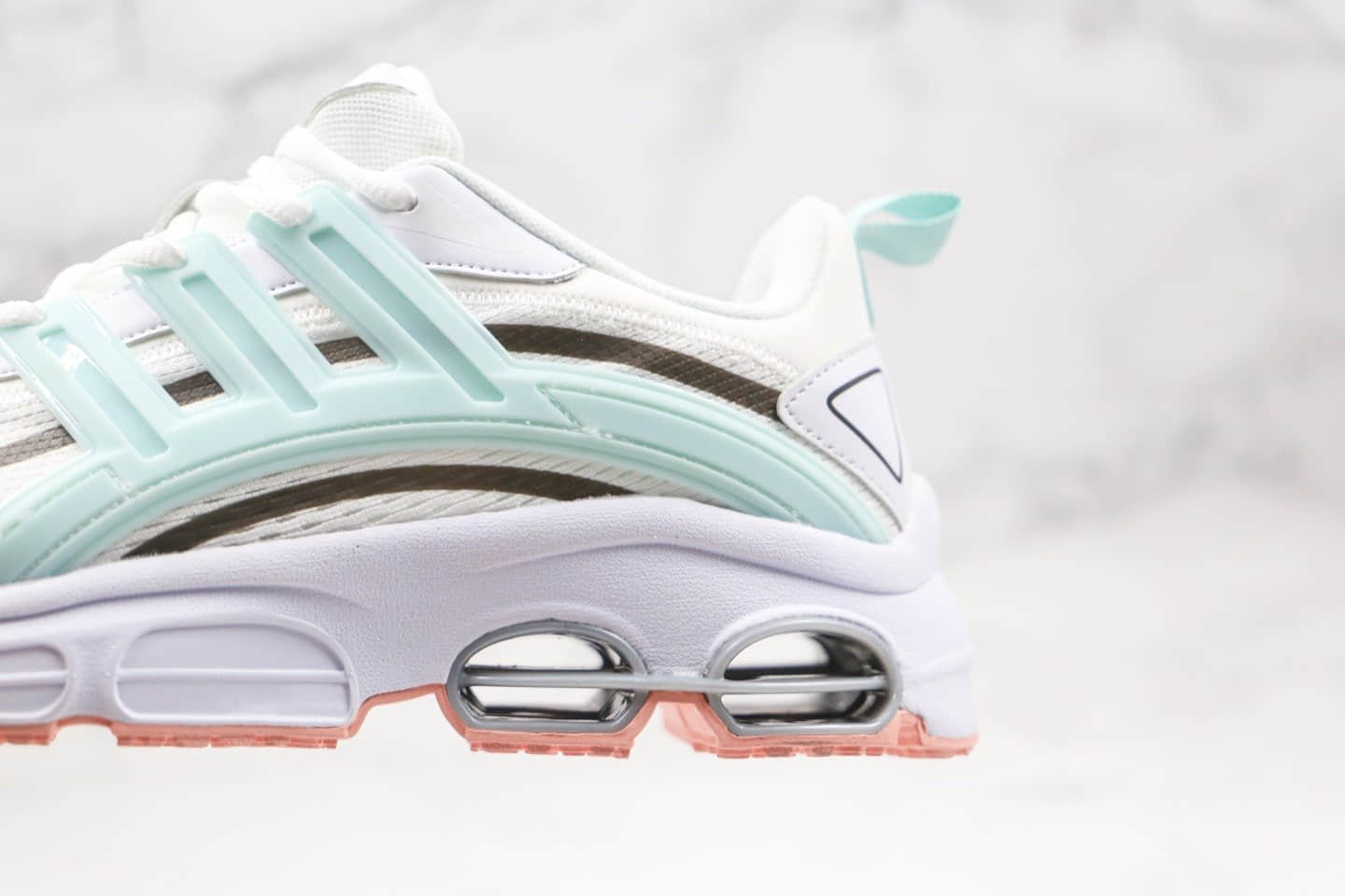 阿迪达斯Adidas QUADCUBE纯原版本清风系列白蓝色慢跑鞋原鞋开模一比一打造 货号:FX0271