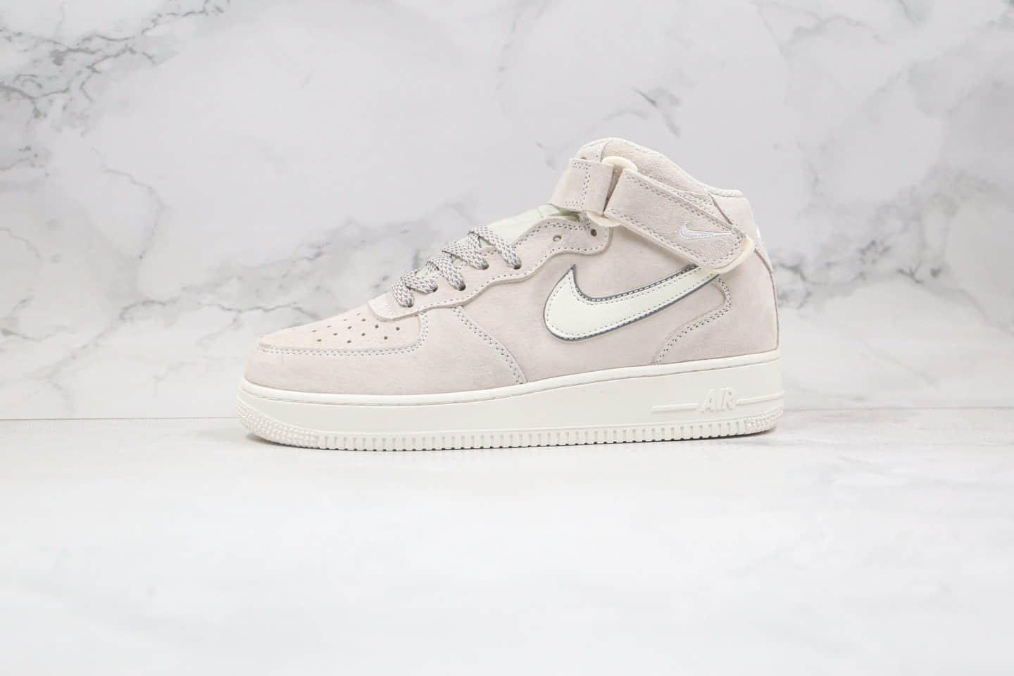耐克Nike Air Force 1 Mid 07纯原版本中帮空军一号3M反光浅灰色板鞋内置全掌Sole气垫 货号：315121-048
