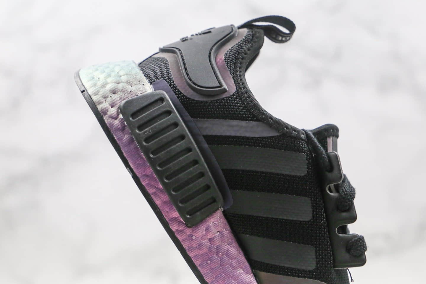 阿迪达斯Adidas NMD R1 Boost纯原版本爆米花跑鞋NMD炫彩黑紫色原厂巴斯夫大底 货号:FV8732