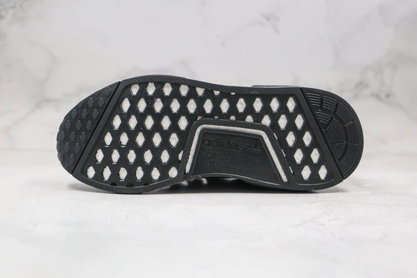 阿迪达斯Adidas NMD R1 Boost纯原版本爆米花跑鞋NMD炫彩黑紫色原厂巴斯夫大底 货号:FV8732