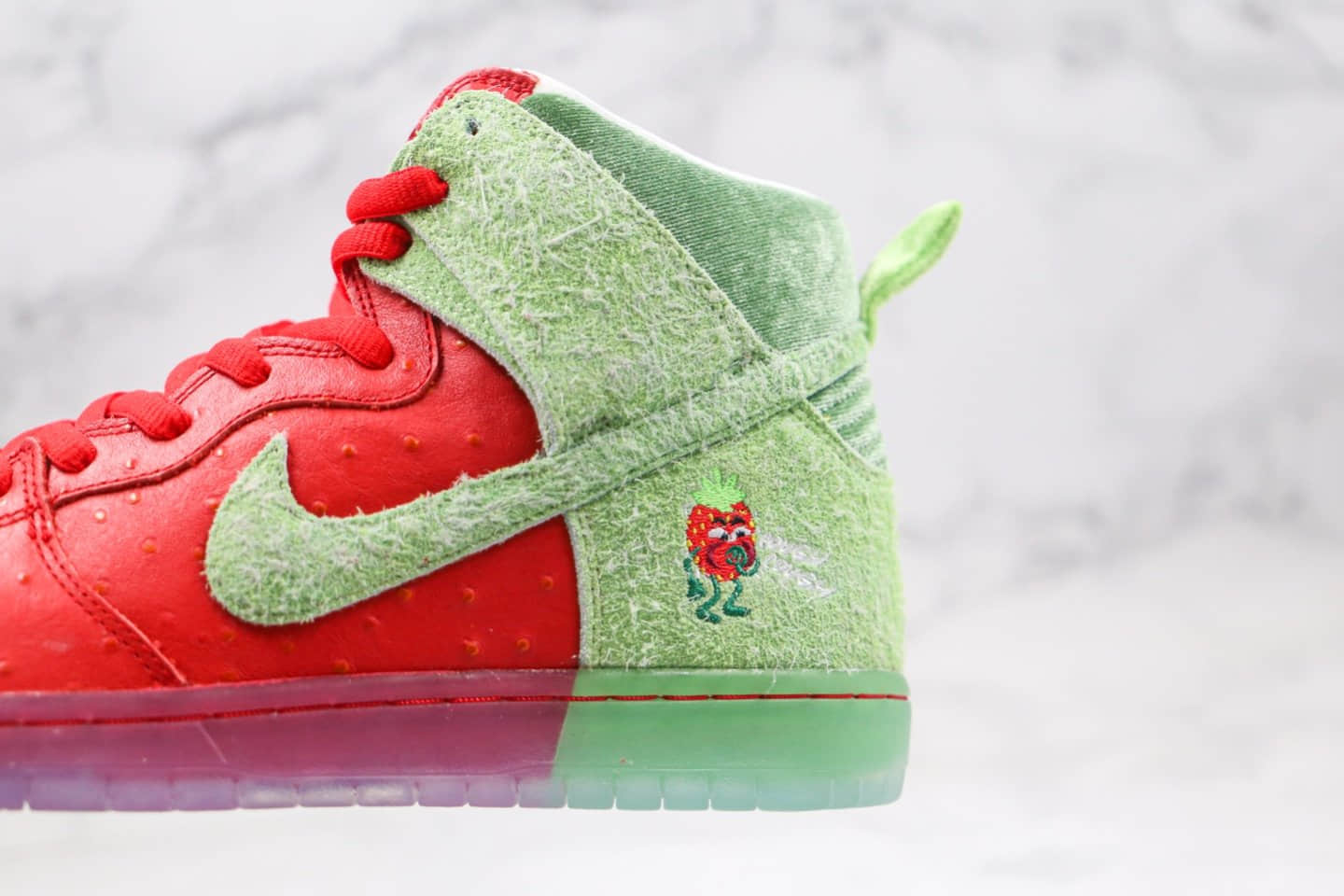 耐克Nike SB Dunk high“strawberry cough纯原版本高帮SB DUNK咳嗽草莓红绿色板鞋内置气垫原盒原标 货号:CW7093-600
