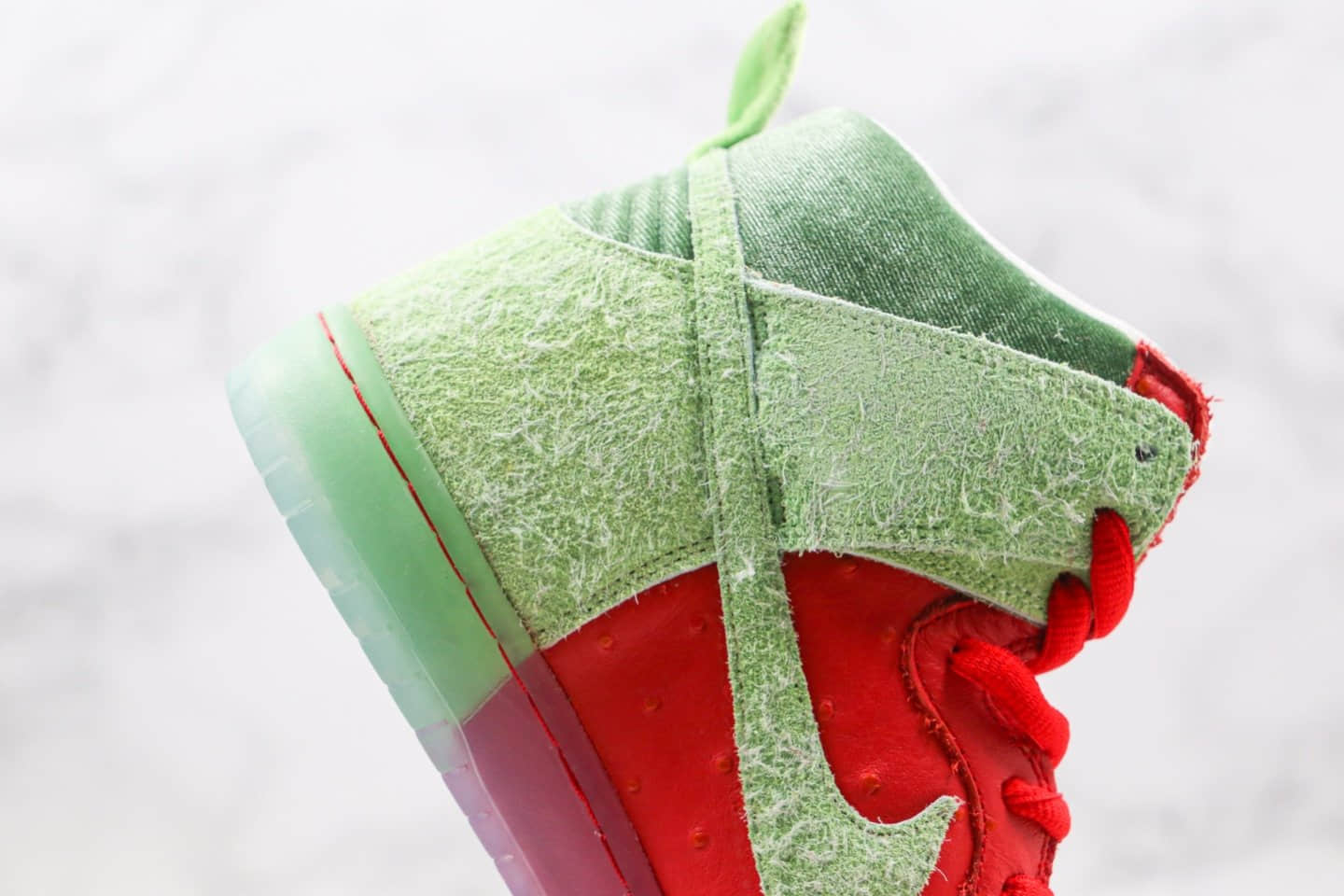 耐克Nike SB Dunk high“strawberry cough纯原版本高帮SB DUNK咳嗽草莓红绿色板鞋内置气垫原盒原标 货号:CW7093-600