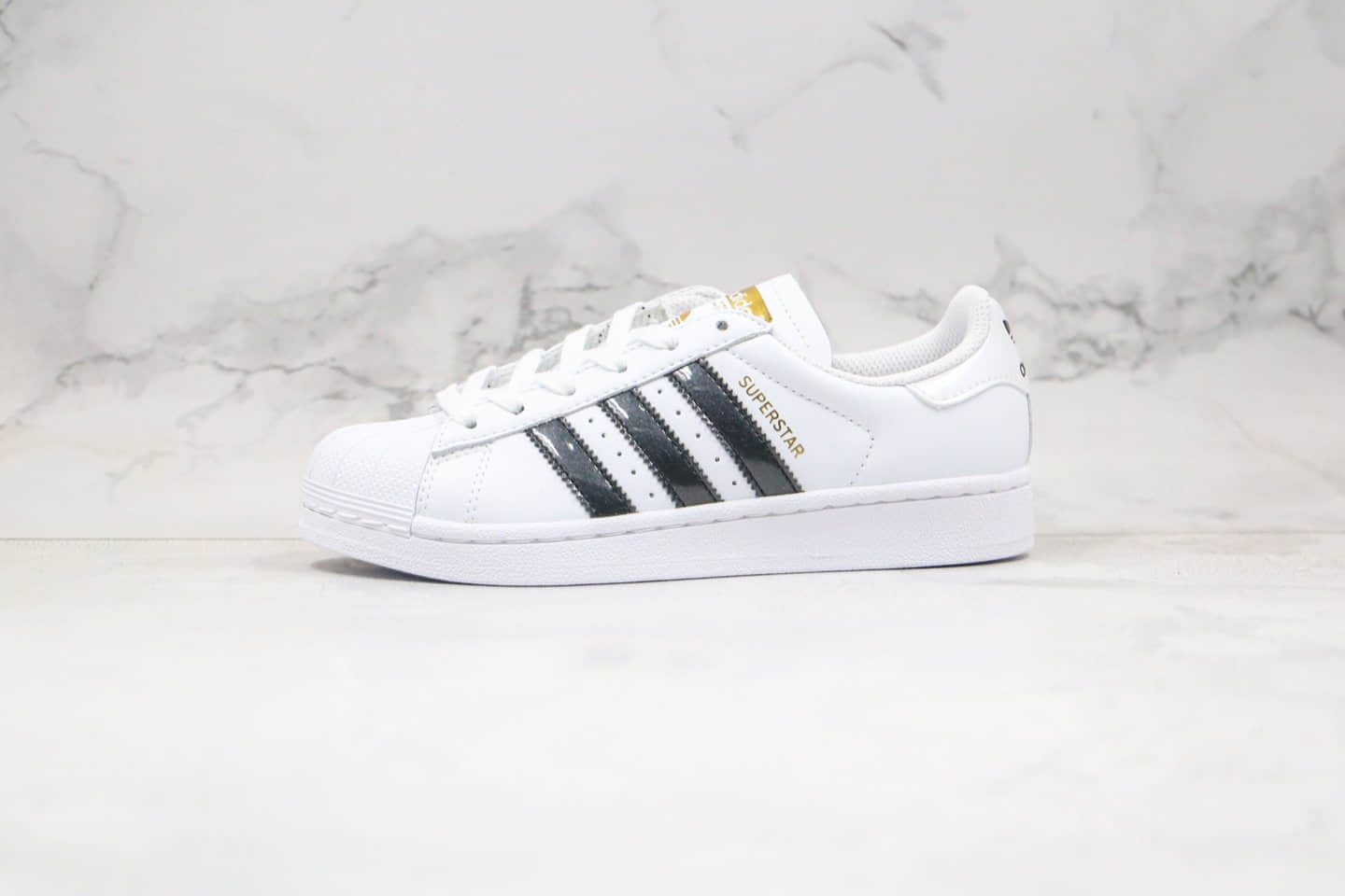 阿迪达斯Adidas Originals SUPERSTAR W纯原版本三叶草贝壳头金标白黑色漆皮LOGO板鞋正确PU硅蓝软中底 货号:EF1627